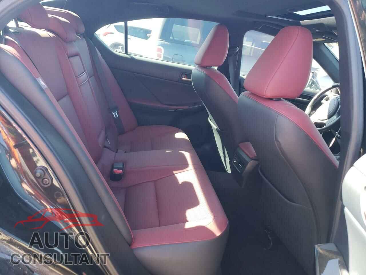 LEXUS IS 2021 - JTHCA1D22M5117579