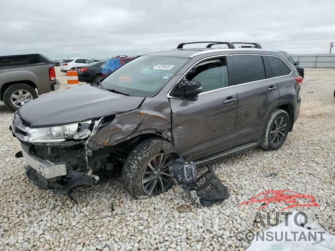 TOYOTA HIGHLANDER 2018 - 5TDKZRFH5JS536957
