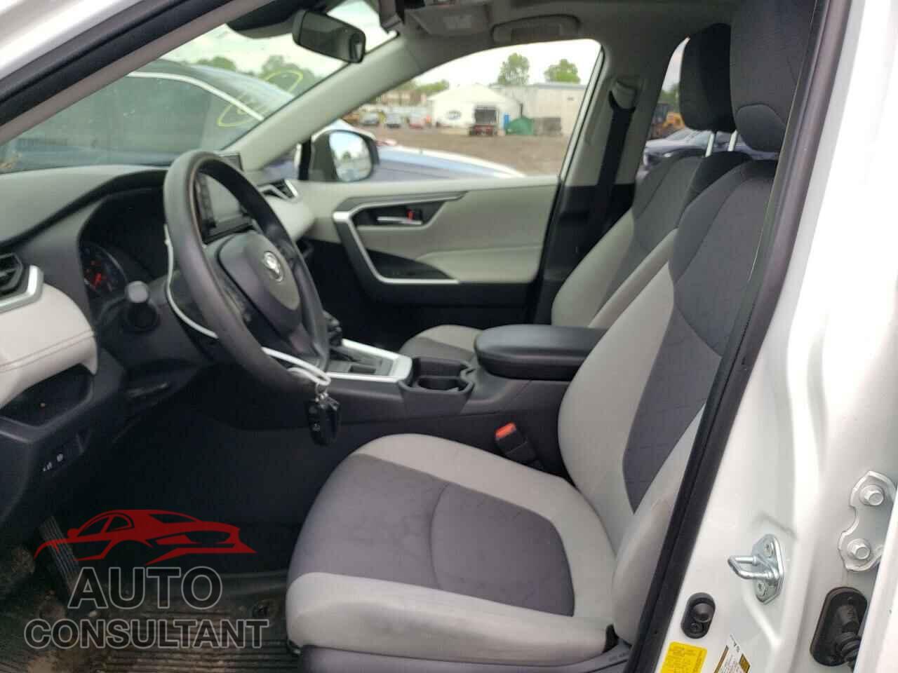 TOYOTA RAV4 2019 - JTMP1RFV8KD034685
