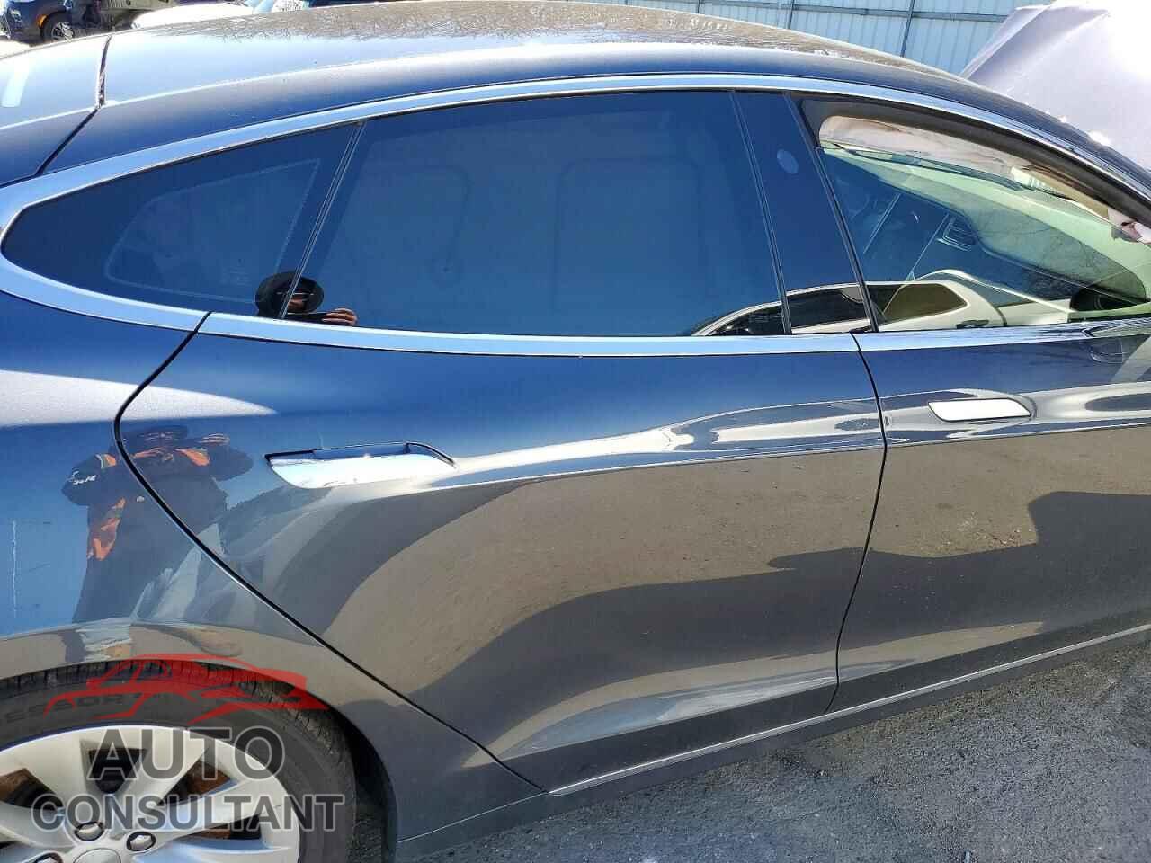 TESLA MODEL S 2017 - 5YJSA1E28HF193131