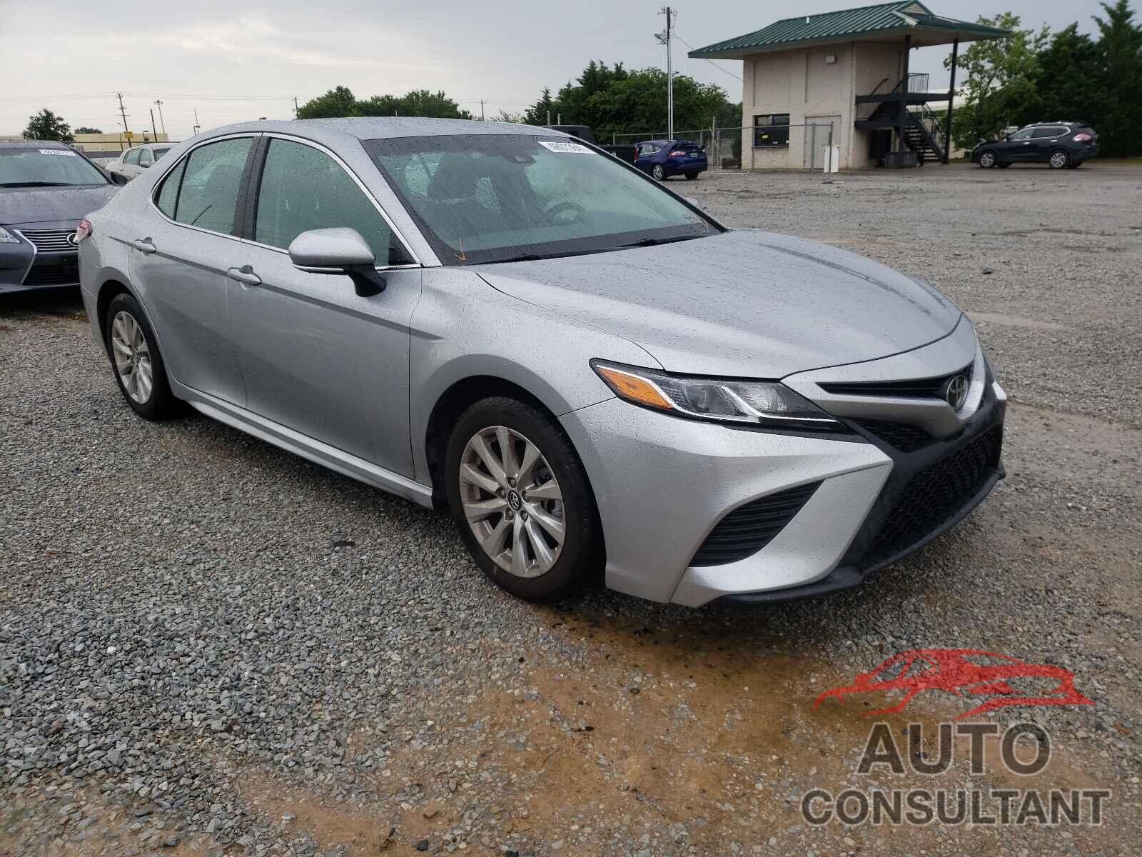 TOYOTA CAMRY 2018 - 4T1B11HK1JU144843