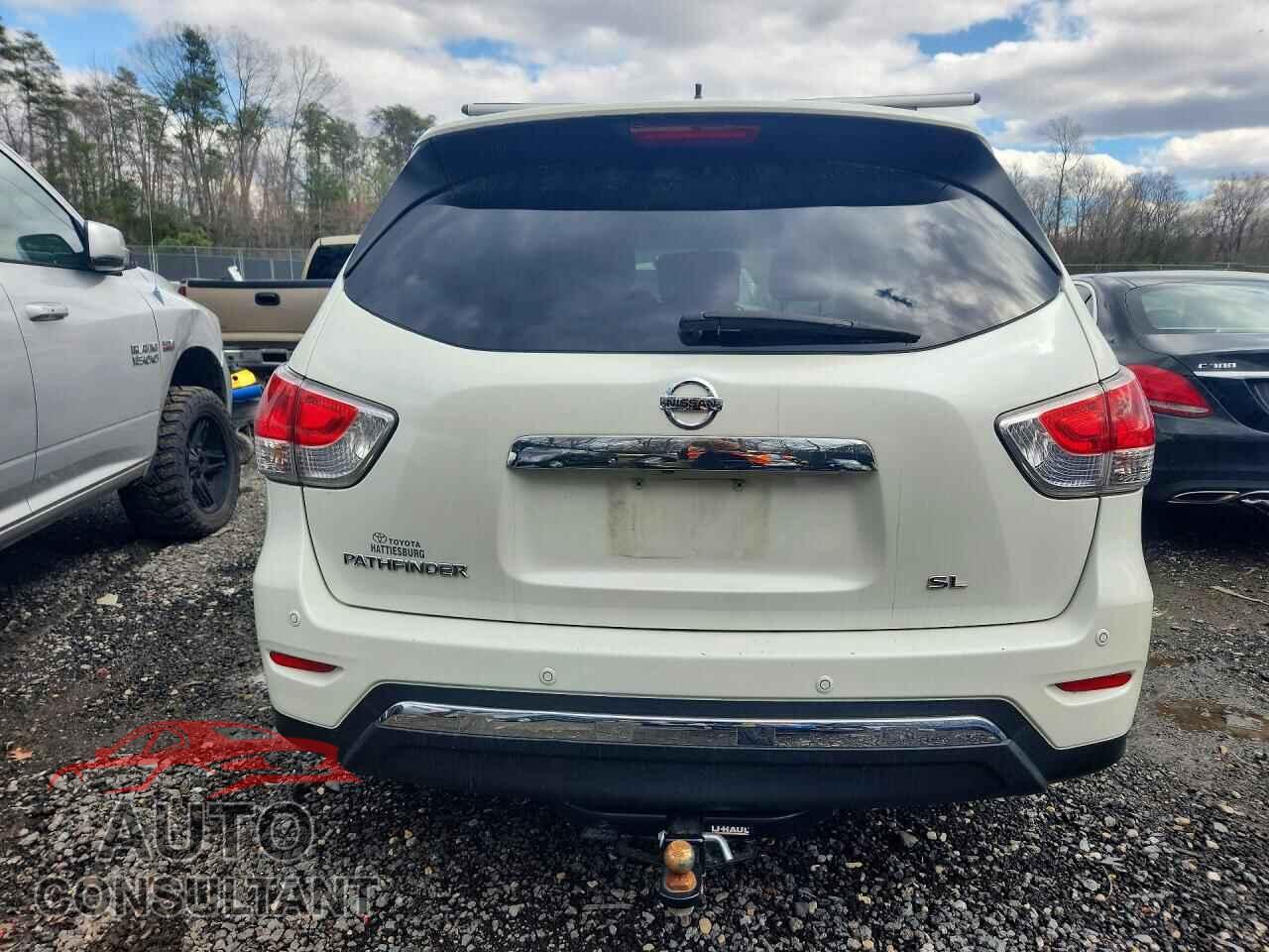 NISSAN PATHFINDER 2015 - 5N1AR2MN4FC685473