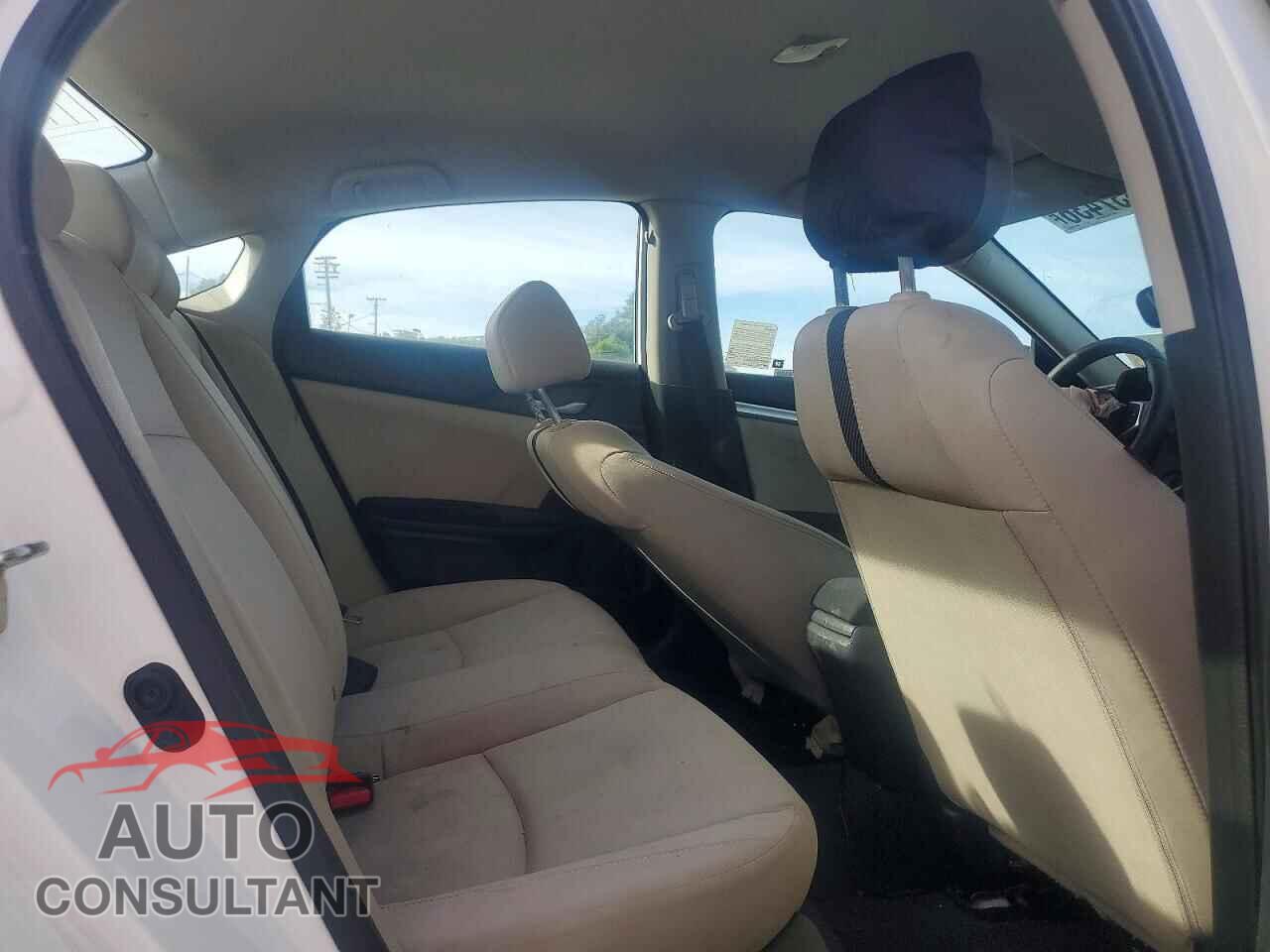 HONDA CIVIC 2017 - 2HGFC2F56HH520132