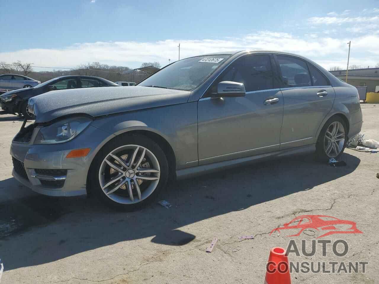 MERCEDES-BENZ C-CLASS 2013 - WDDGF4HB6DR296126