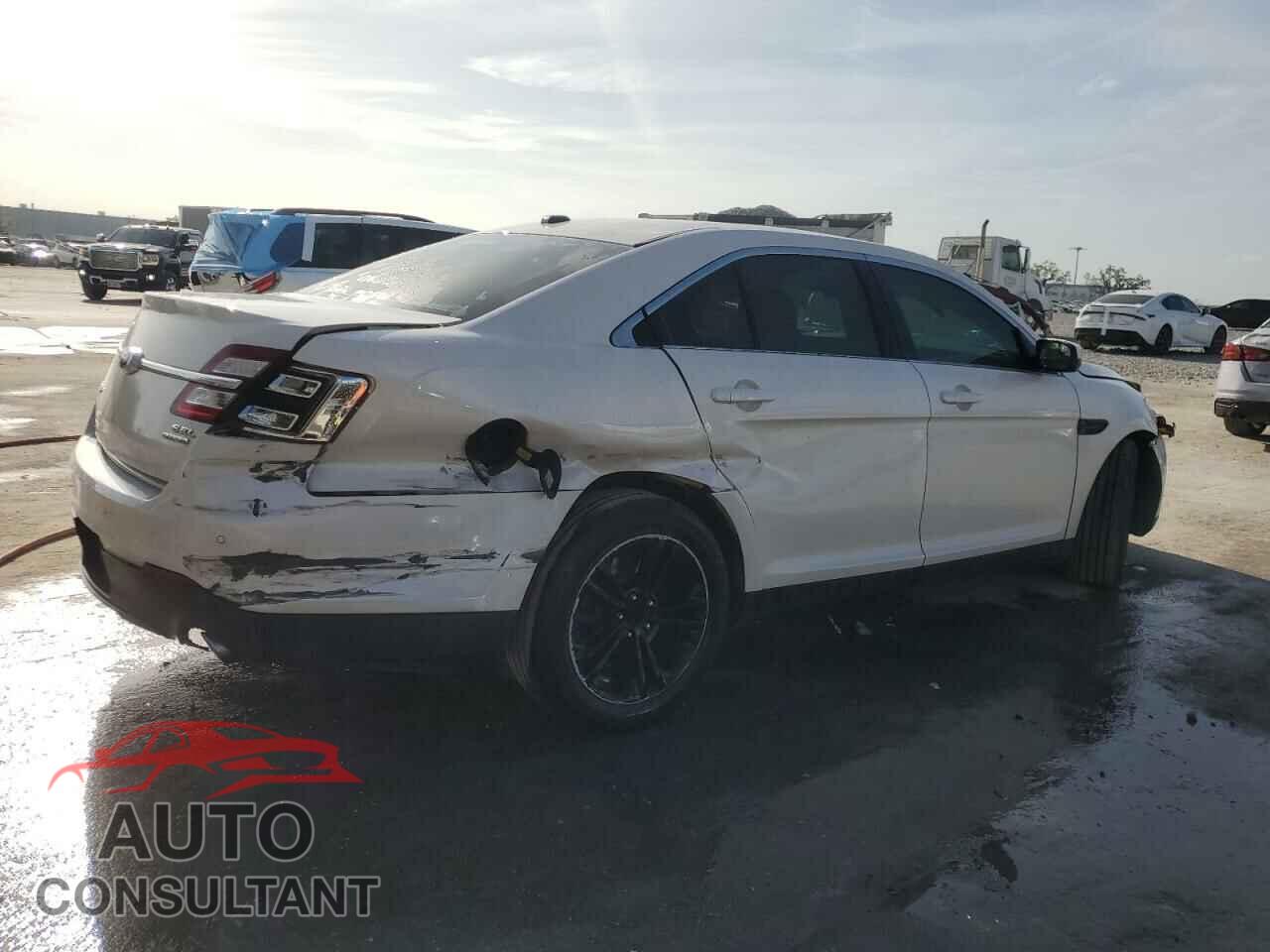 FORD TAURUS 2017 - 1FAHP2E88HG106228