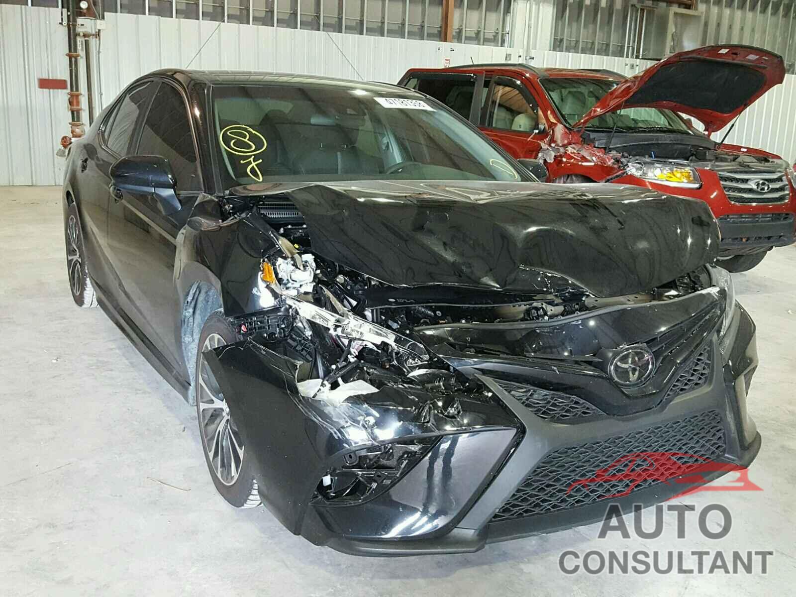 TOYOTA CAMRY 2018 - 4T1B11HK6JU116617