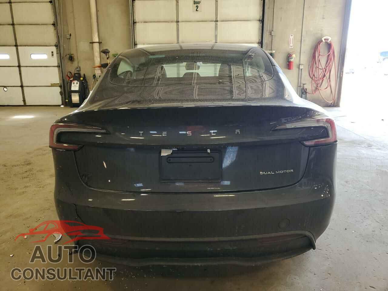 TESLA MODEL 3 2024 - 5YJ3E1EBXRF818977