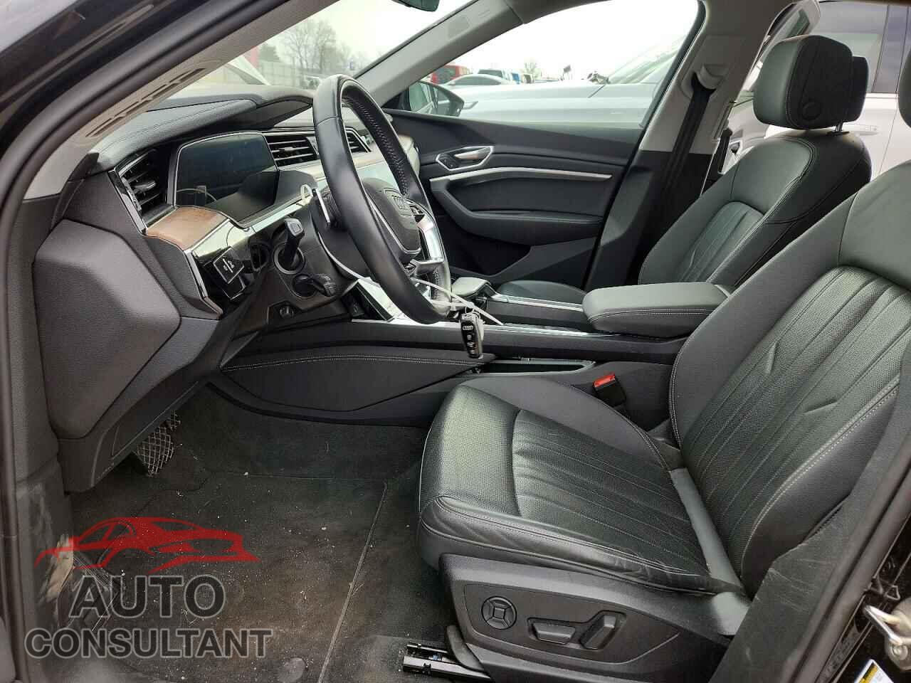 AUDI E-TRON 2019 - WA1LAAGE5KB024698