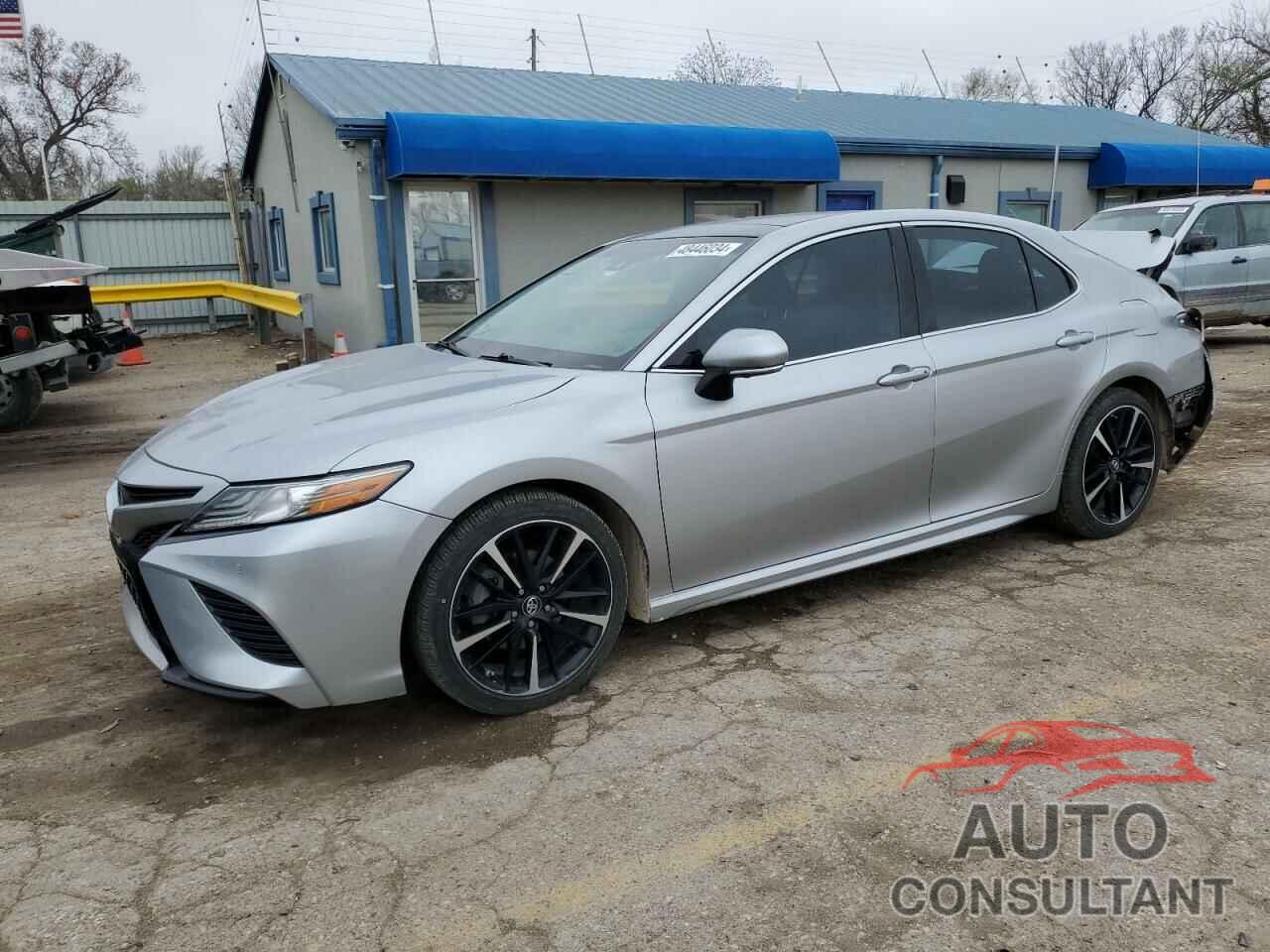 TOYOTA CAMRY 2018 - 4T1B61HK8JU521864
