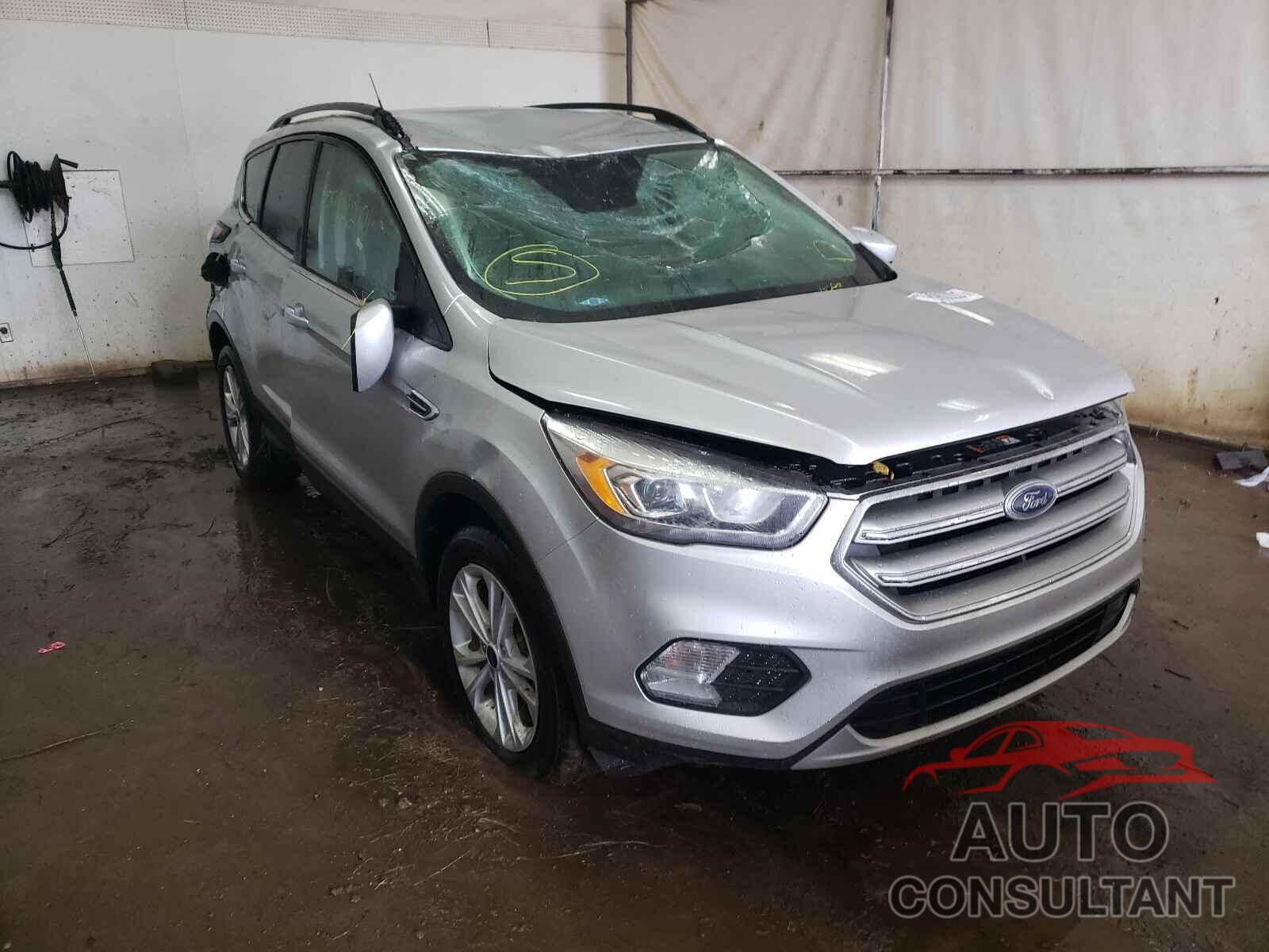 FORD ESCAPE 2017 - 1FMCU0G9XHUD51407