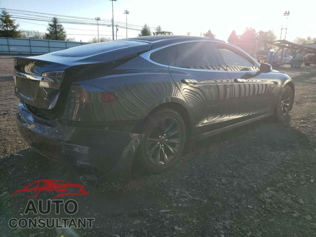 TESLA MODEL S 2017 - 5YJSA1E17HF203056