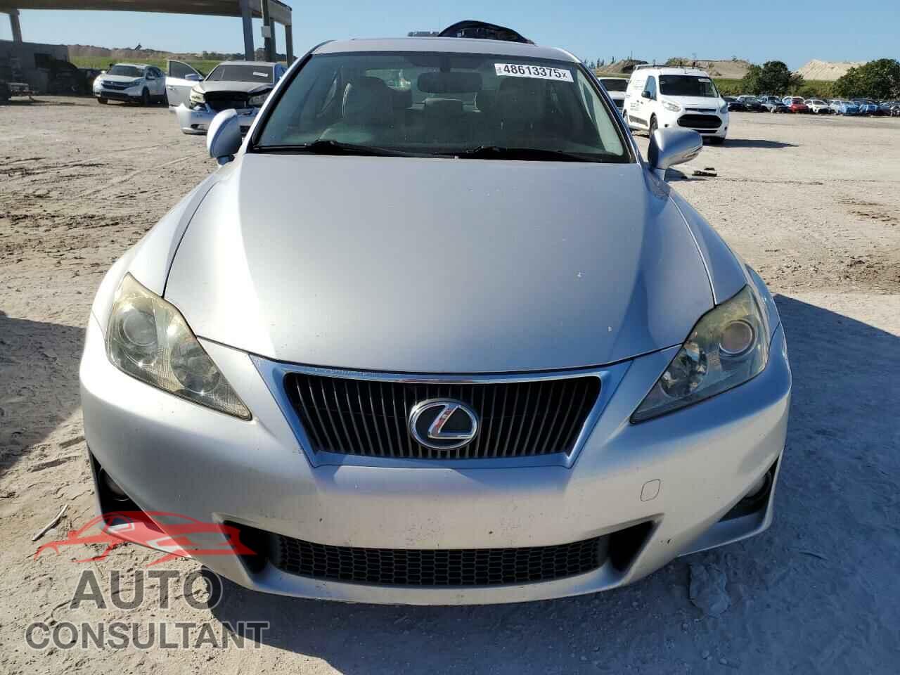 LEXUS IS 2011 - JTHBF5C20B5135808