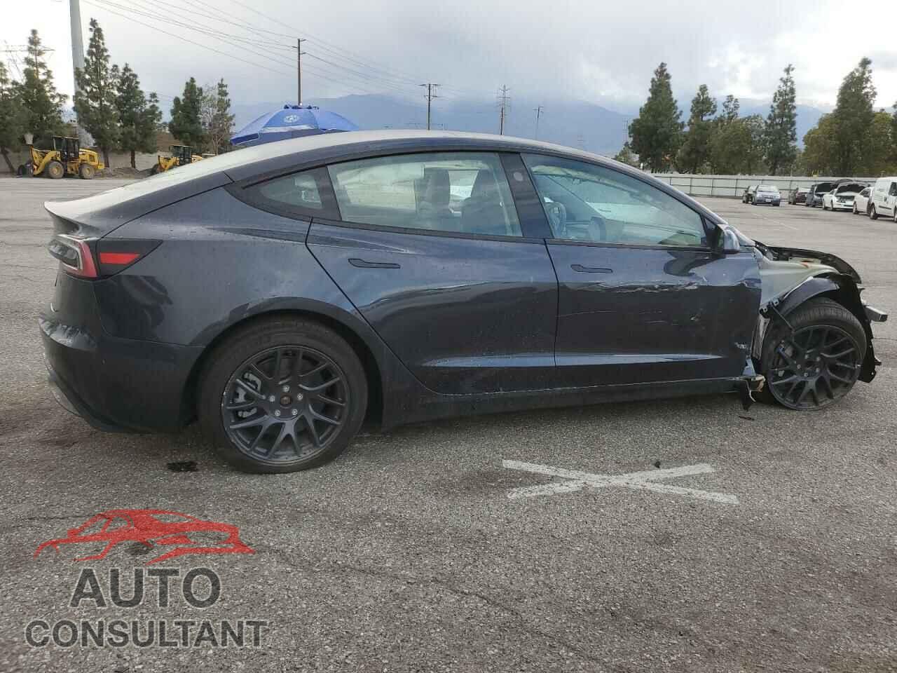 TESLA MODEL 3 2024 - 5YJ3E1EA3RF864786