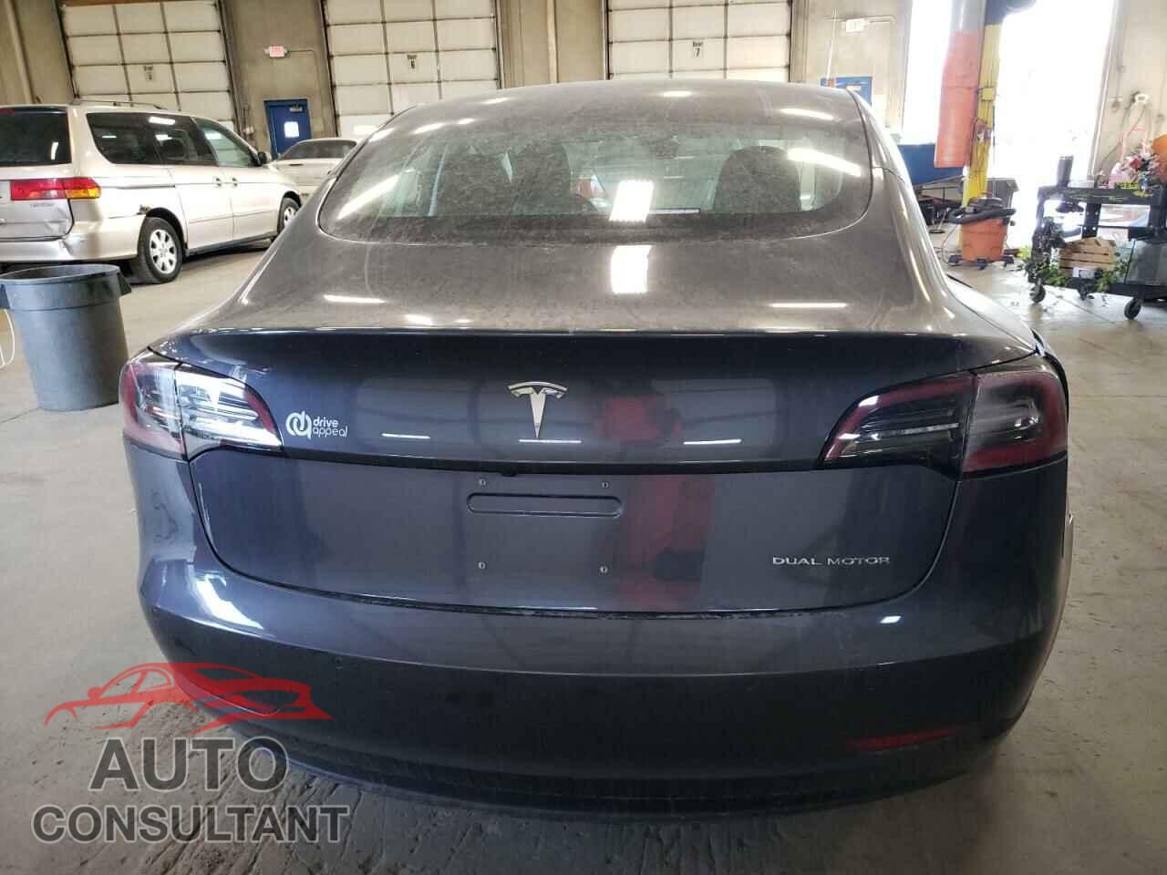 TESLA MODEL 3 2018 - 5YJ3E1EB8JF090788