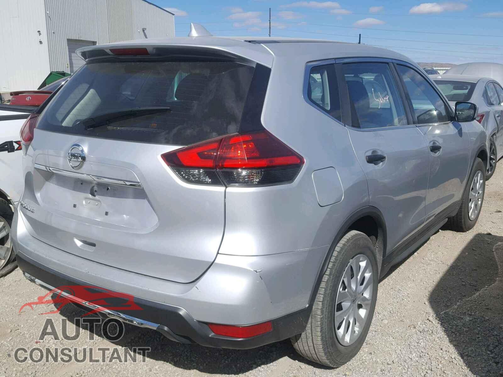 NISSAN ROGUE S 2017 - KNMAT2MT9HP581335