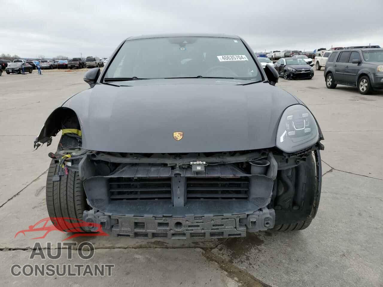 PORSCHE CAYENNE 2017 - WP1AA2A24HKA85789