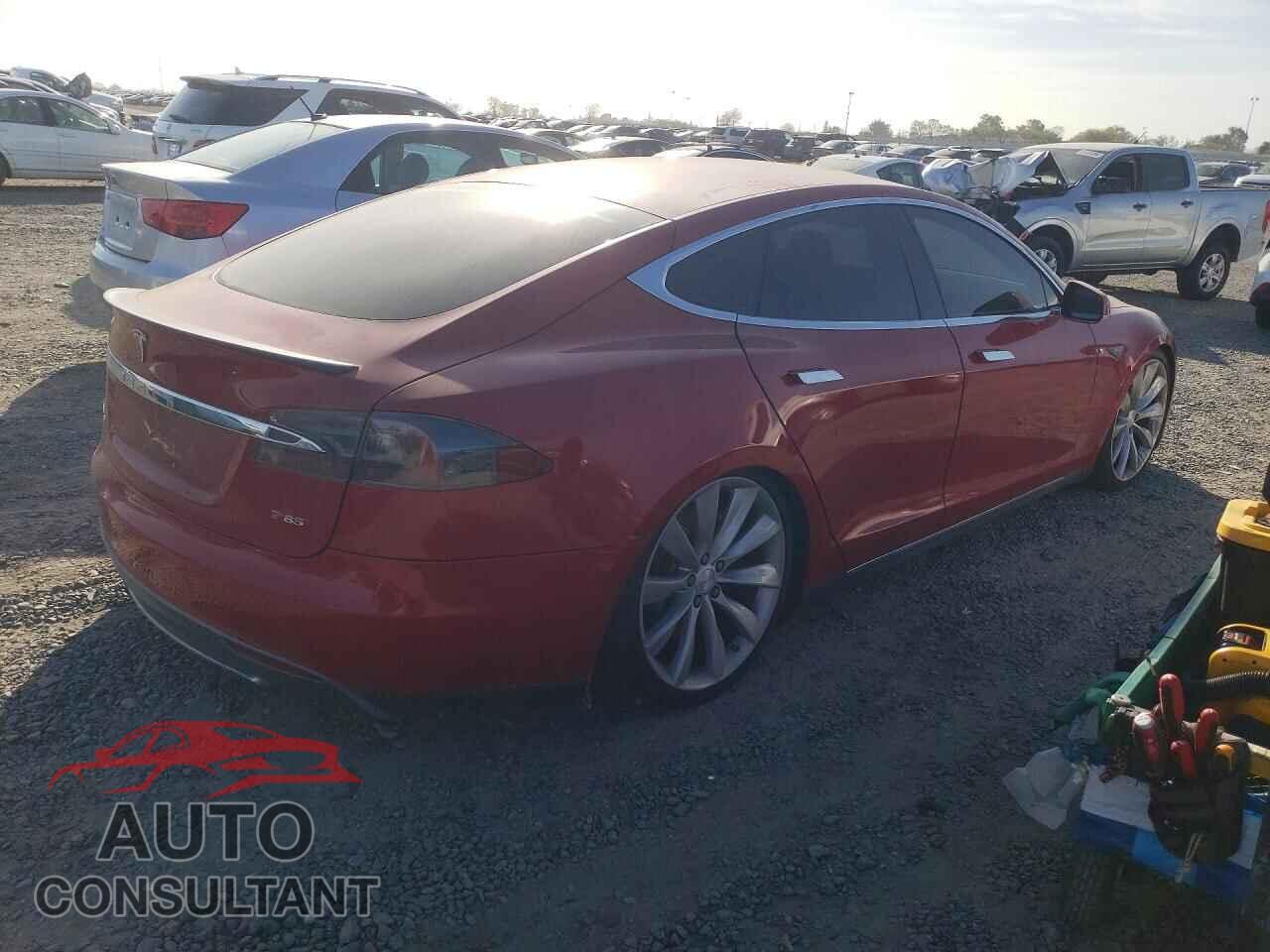 TESLA MODEL S 2013 - 5YJSA1DP5DFP09744