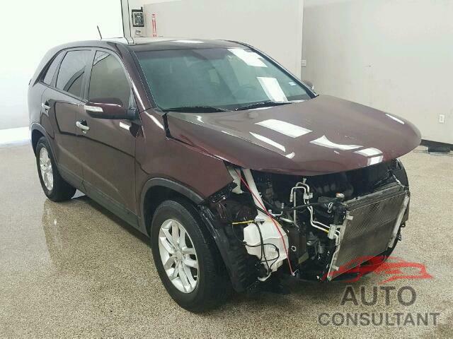 KIA SORENTO LX 2015 - 5XYKT3A68FG643834