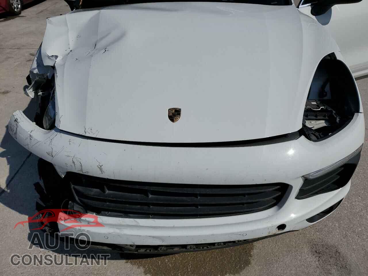PORSCHE CAYENNE 2016 - WP1AA2A28GKA36173