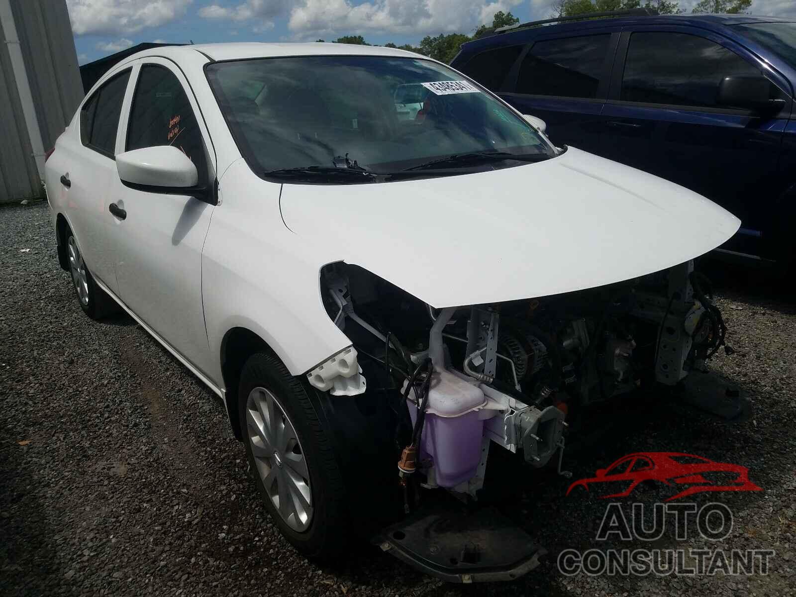 NISSAN VERSA 2018 - 3N1CN7AP6JL856218