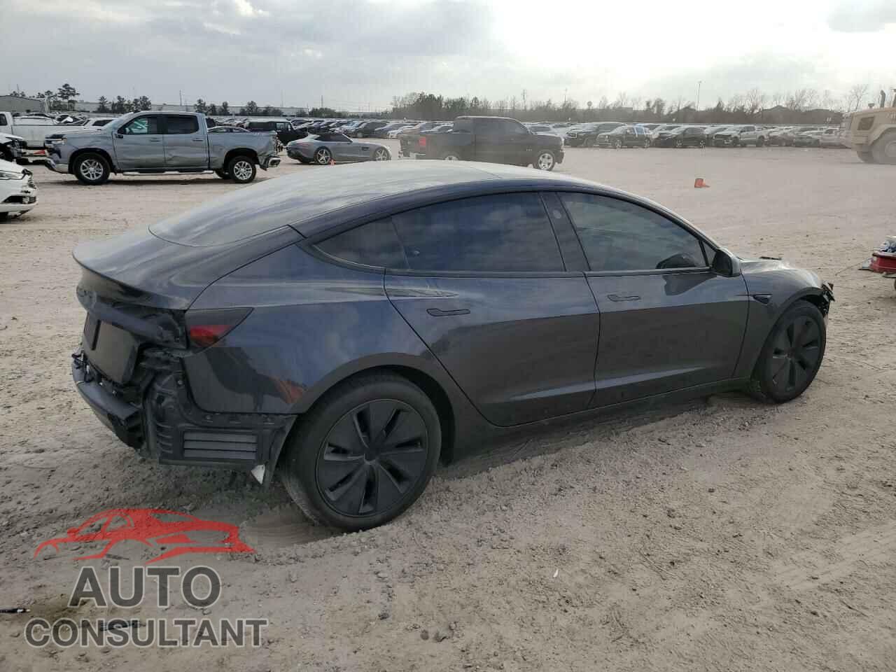 TESLA MODEL 3 2024 - 5YJ3E1EA8RF726631