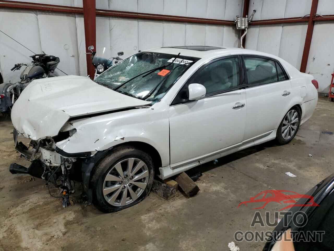 TOYOTA AVALON 2011 - 4T1BK3DB3BU413151