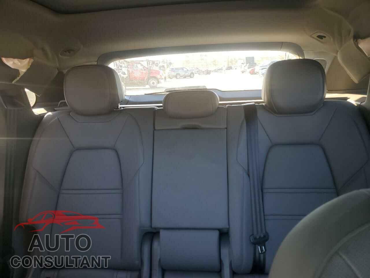 PORSCHE CAYENNE 2022 - WP1AA2AY4NDA06688