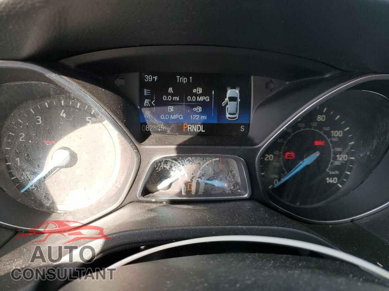FORD FOCUS 2018 - 1FADP3F26JL212480