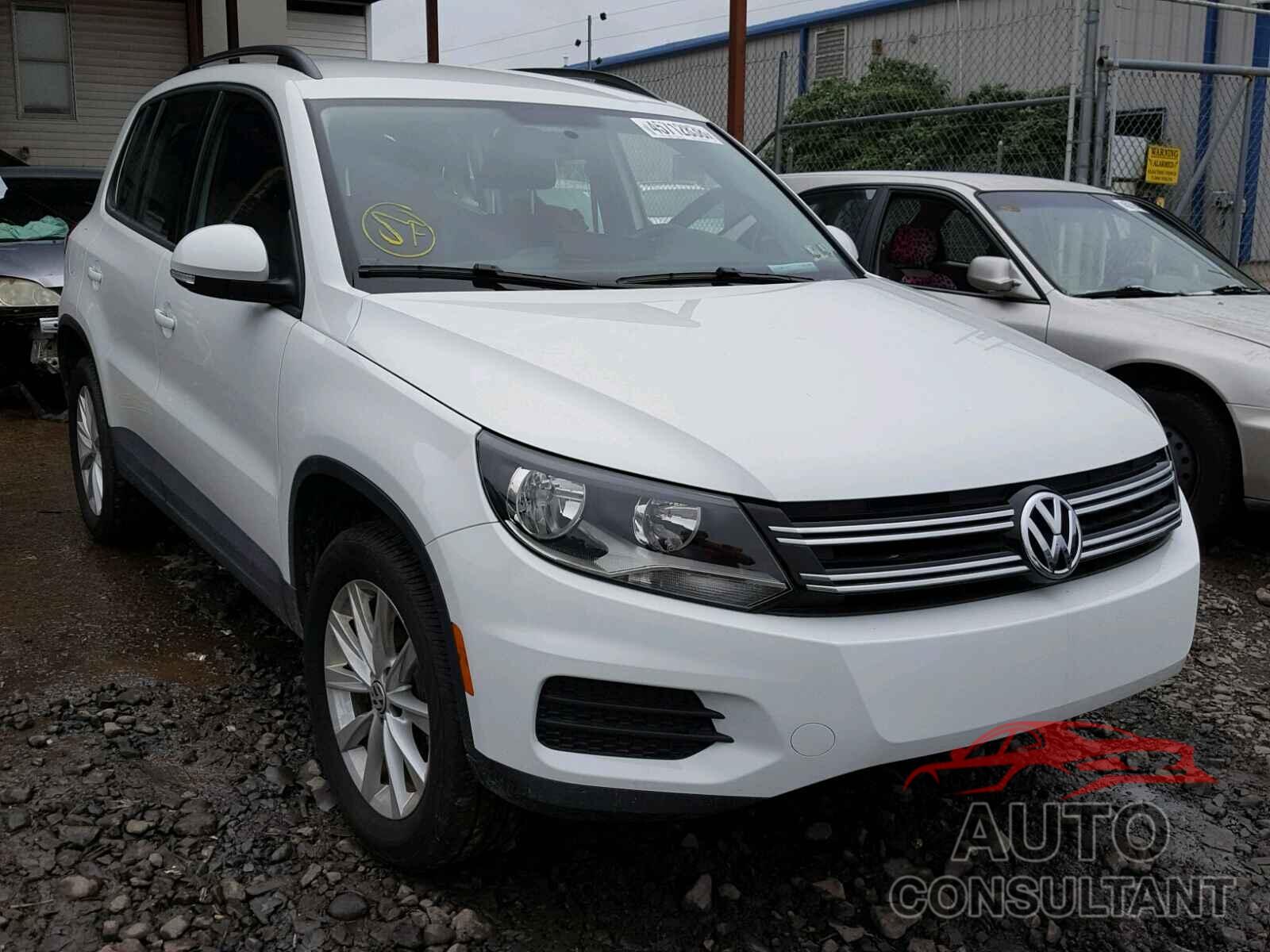 VOLKSWAGEN TIGUAN S 2017 - WVGBV7AX7HK042319