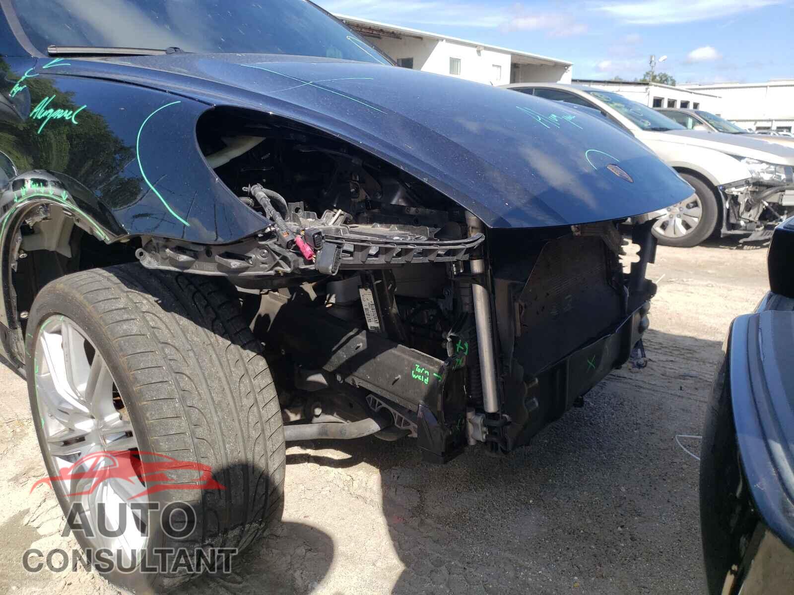 PORSCHE CAYENNE 2017 - WP1AA2A28HKA81602