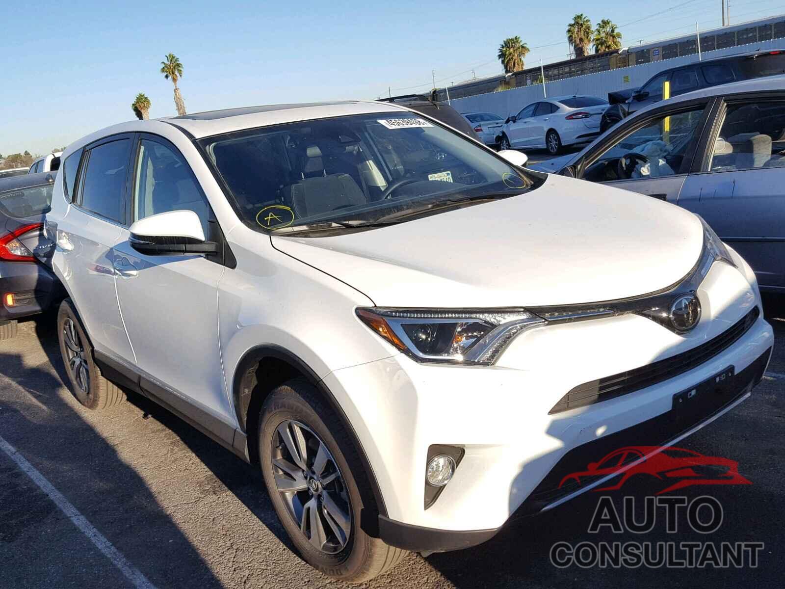 TOYOTA RAV4 XLE 2018 - JTMWFREV0JJ176804