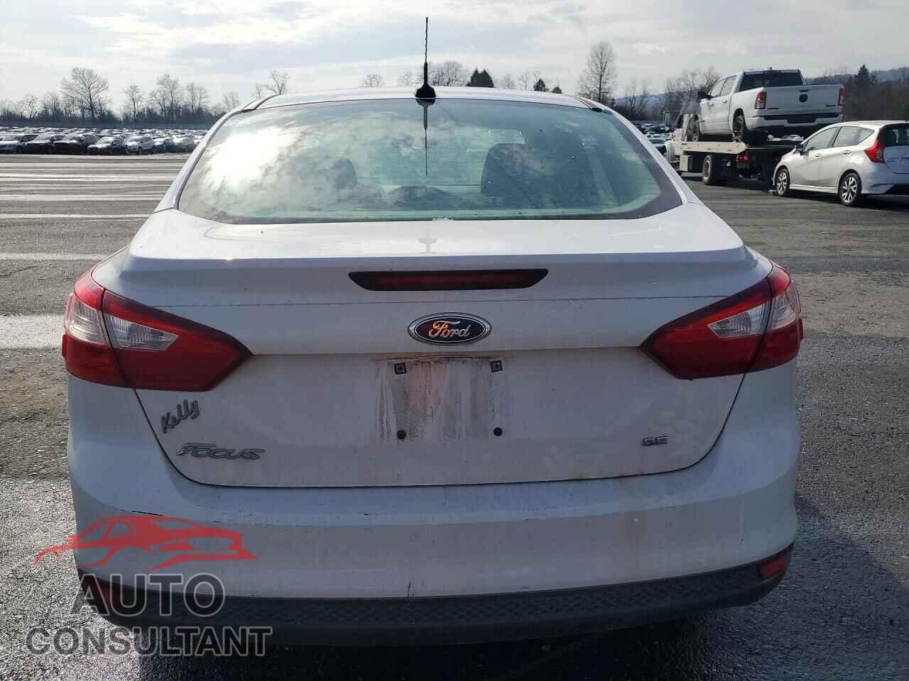 FORD FOCUS 2014 - 1FADP3F22EL279485