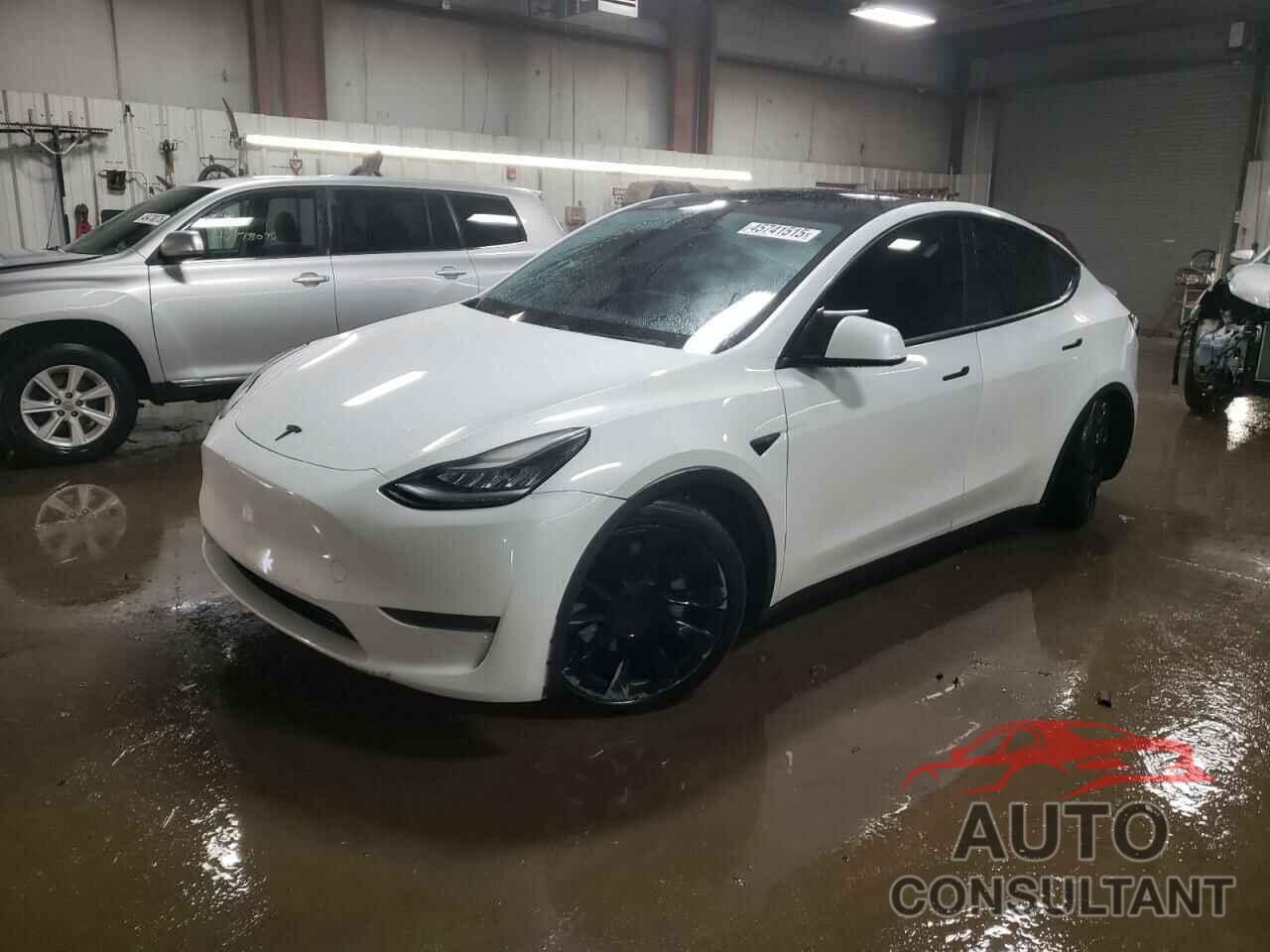 TESLA MODEL Y 2020 - 5YJYGDEE3LF014359
