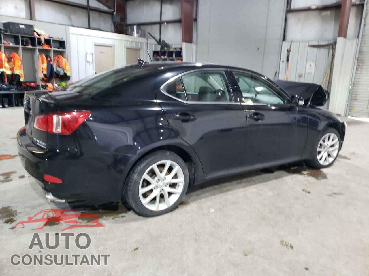 LEXUS IS 2011 - JTHCF5C21B2035366