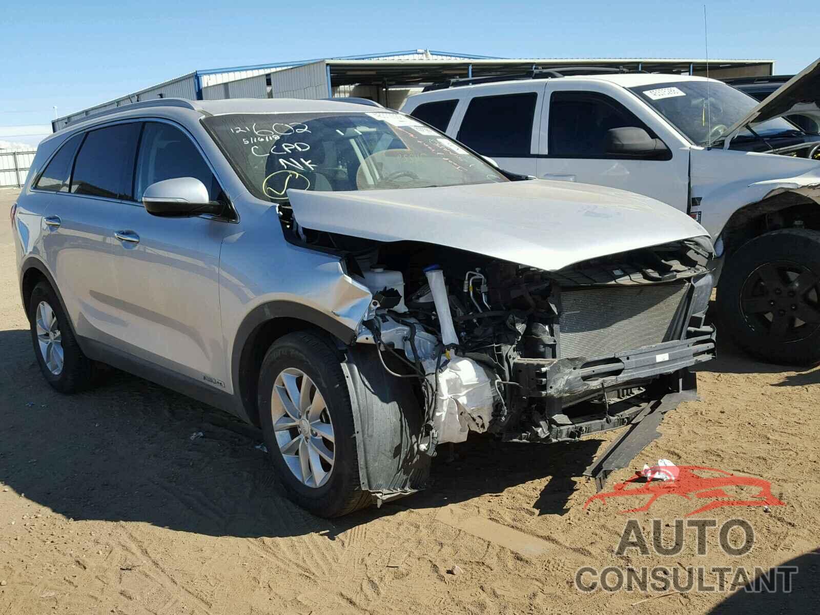 KIA SORENTO LX 2018 - 5XYPGDA55JG340722