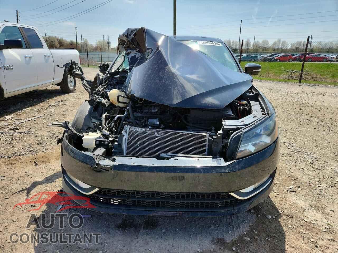 VOLKSWAGEN PASSAT 2014 - 1VWCS7A33EC007536