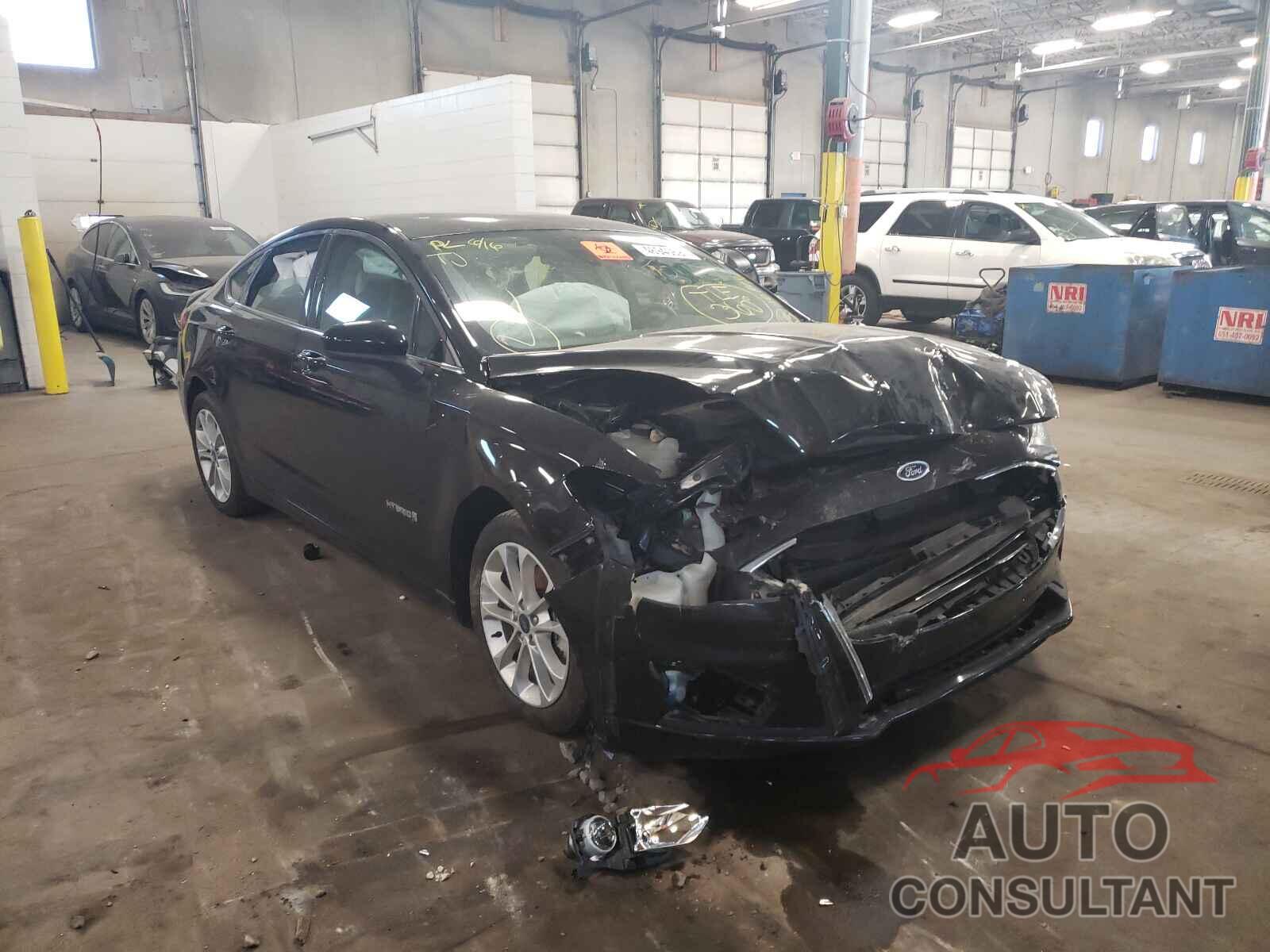 FORD FUSION 2019 - 3FA6P0LU9KR204616