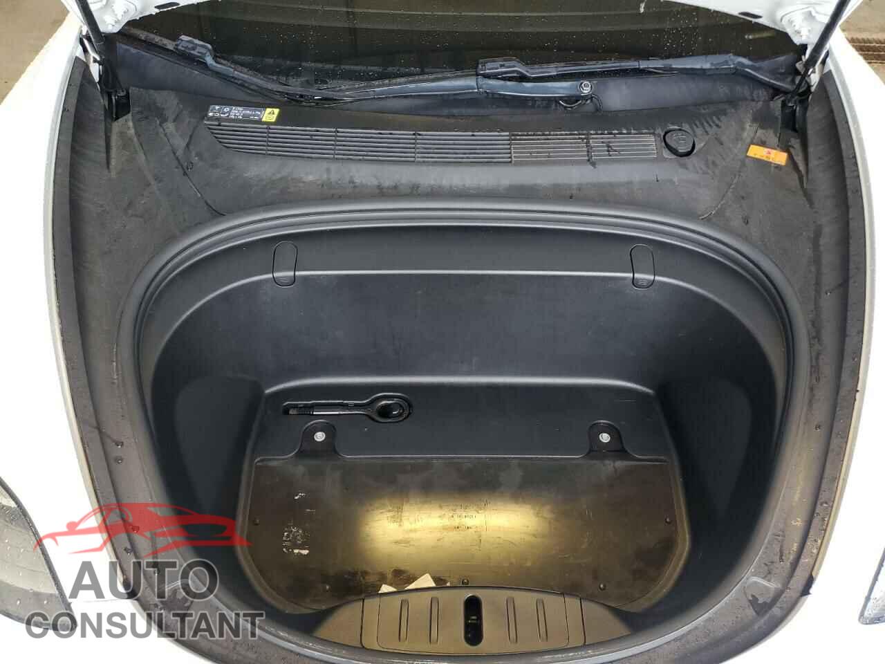 TESLA MODEL 3 2018 - 5YJ3E1EA1JF051516