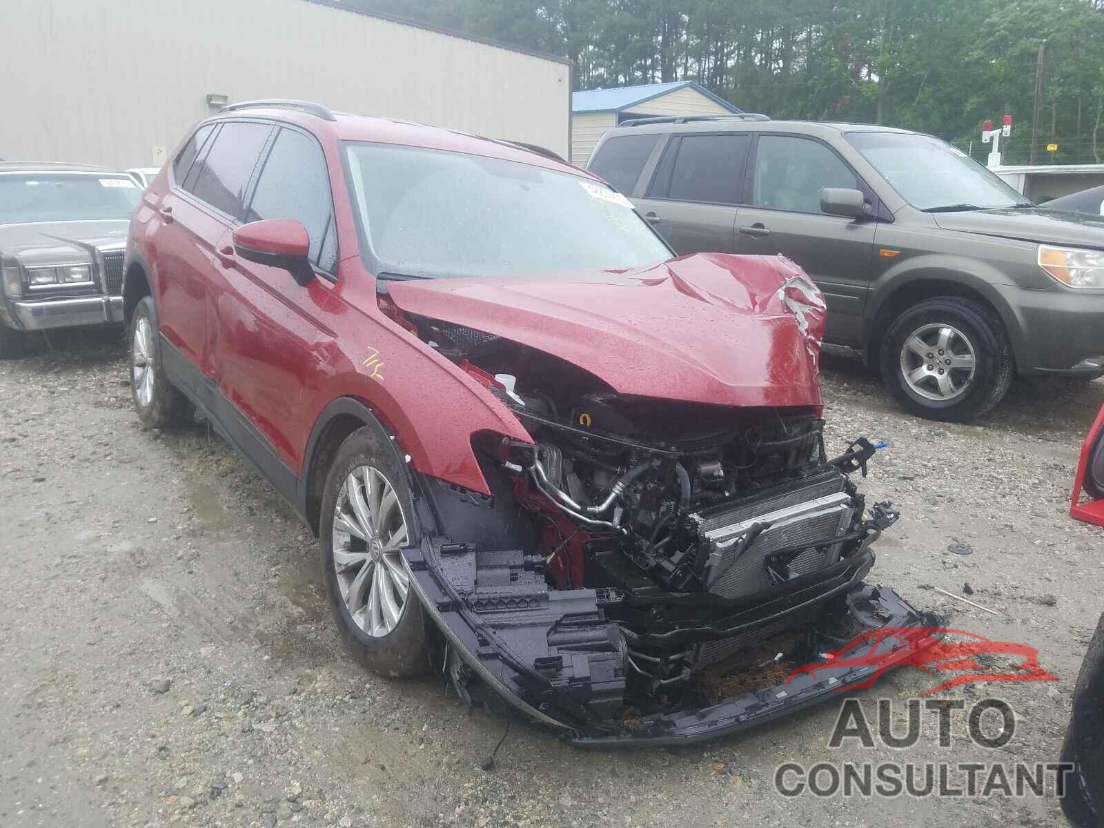 VOLKSWAGEN TIGUAN 2018 - 3VV1B7AX6JM111428