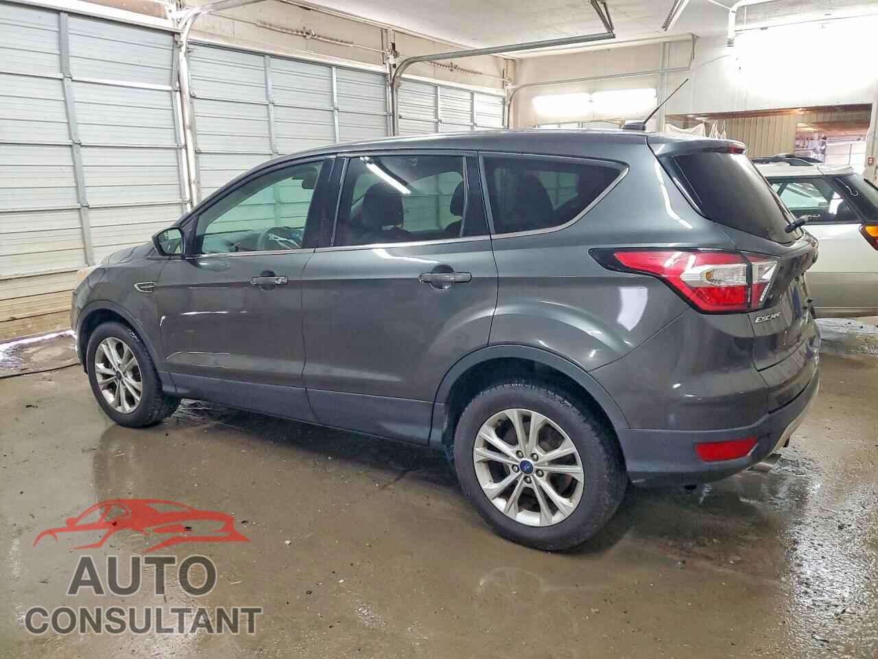 FORD ESCAPE 2017 - 1FMCU0G91HUB04955