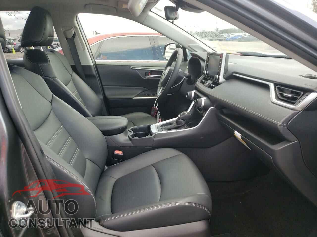 TOYOTA RAV4 2021 - JTMC1RFV6MD081148