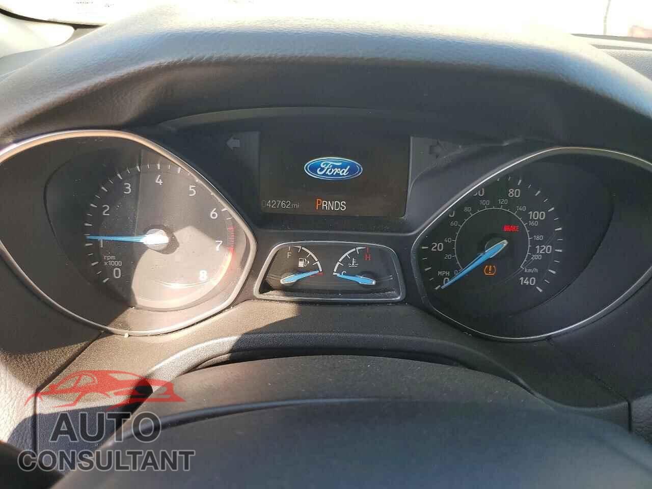 FORD FOCUS 2015 - 1FADP3F29FL334757
