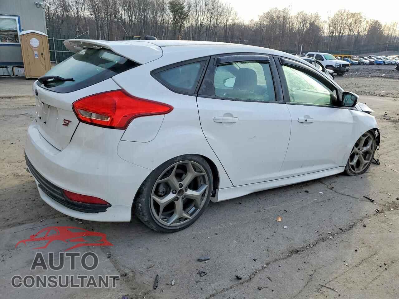 FORD FOCUS 2017 - 1FADP3L96HL281259