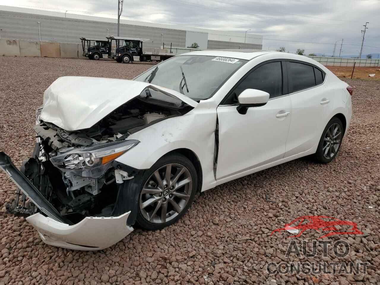 MAZDA 3 2018 - 3MZBN1V3XJM276345