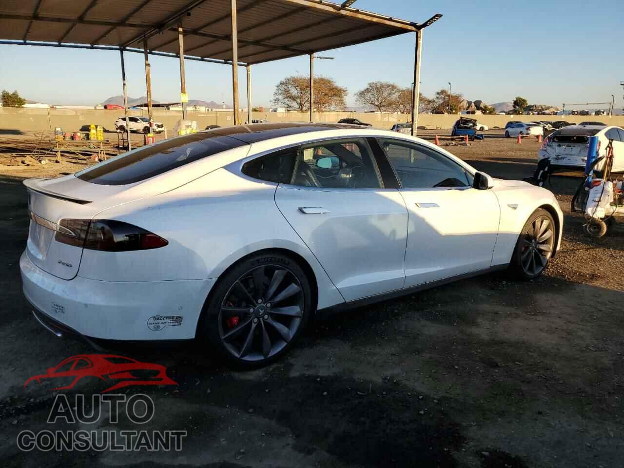 TESLA MODEL S 2015 - 5YJSA4H46FF096747