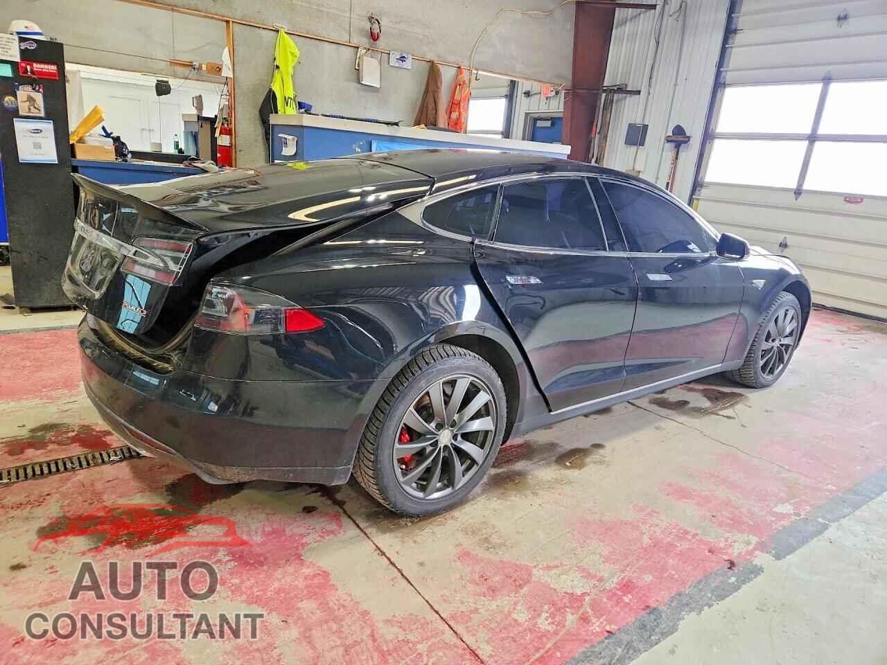 TESLA MODEL S 2016 - 5YJSA1E43GF123908