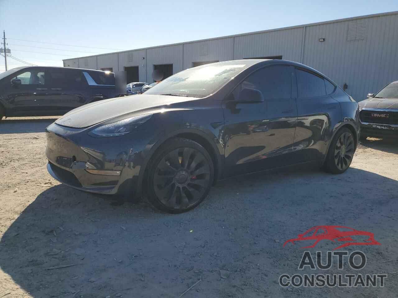 TESLA MODEL Y 2024 - 7SAYGDEF6RF054133