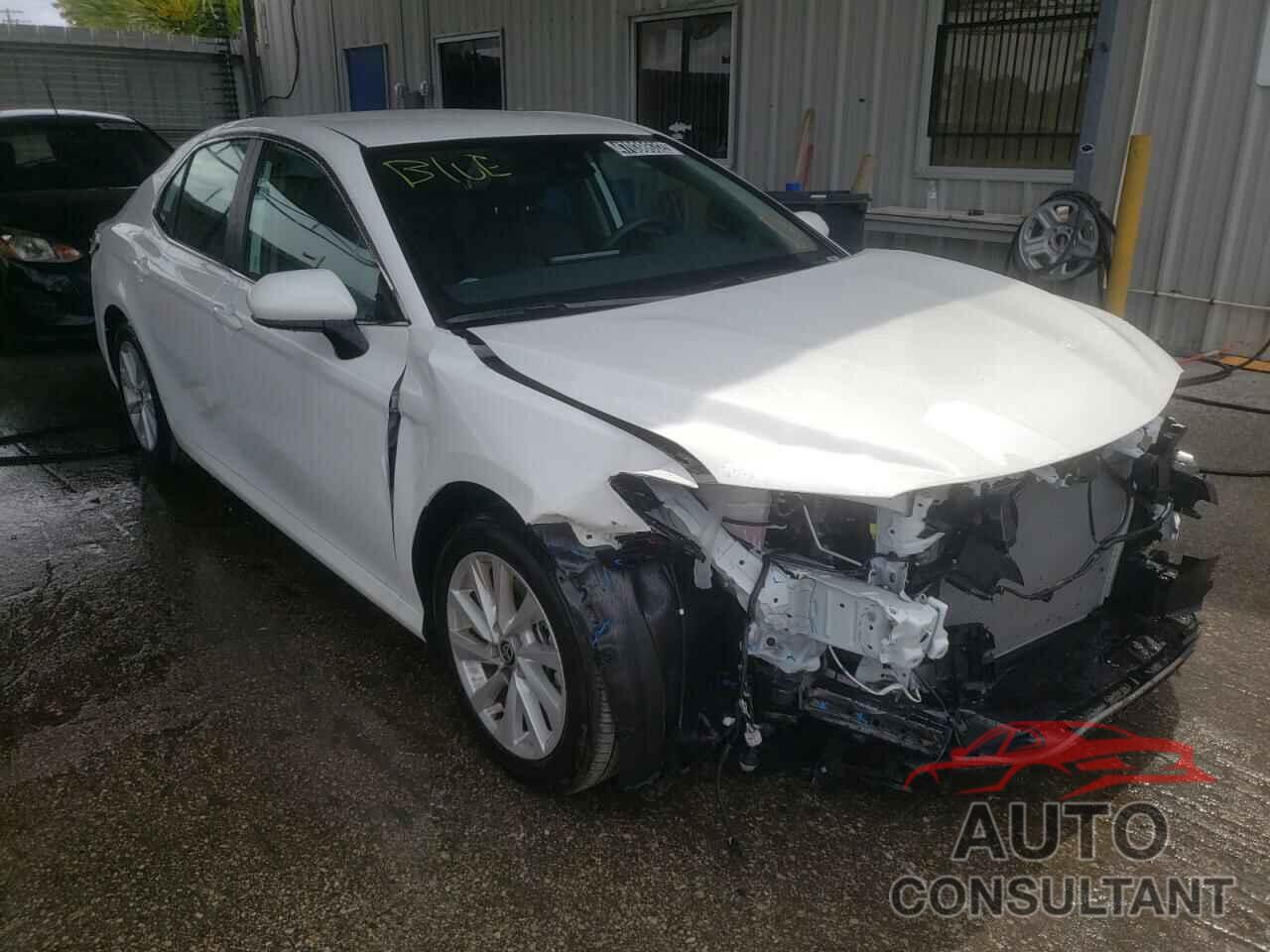 TOYOTA CAMRY 2022 - 4T1C11AK8NU668687