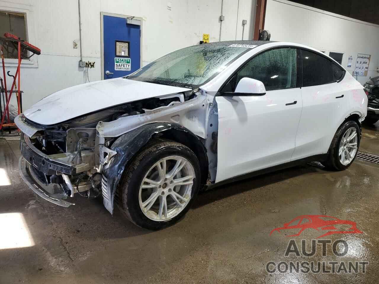 TESLA MODEL Y 2023 - 7SAYGDEE8PF690332
