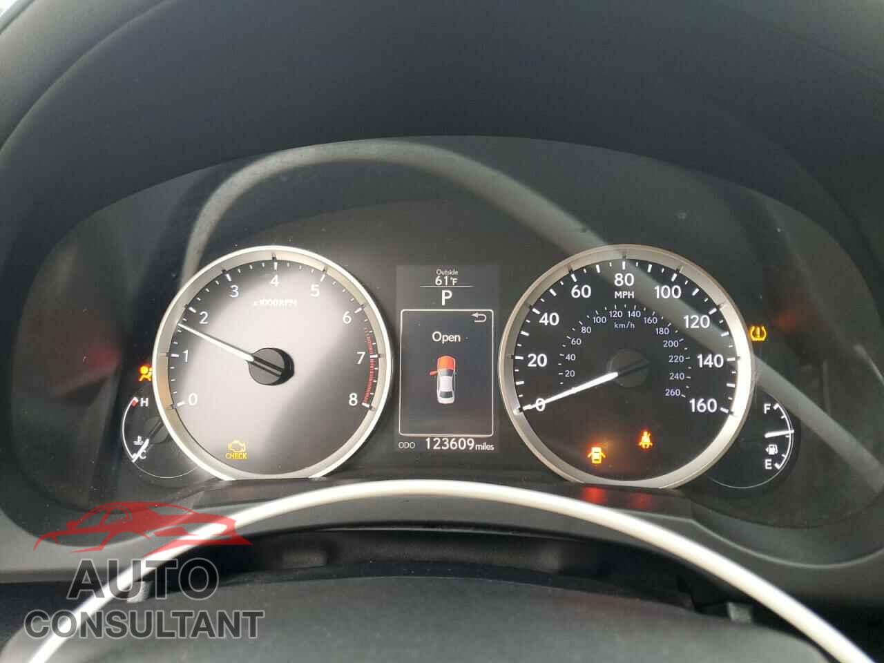 LEXUS IS 2014 - JTHBF1D23E5040123